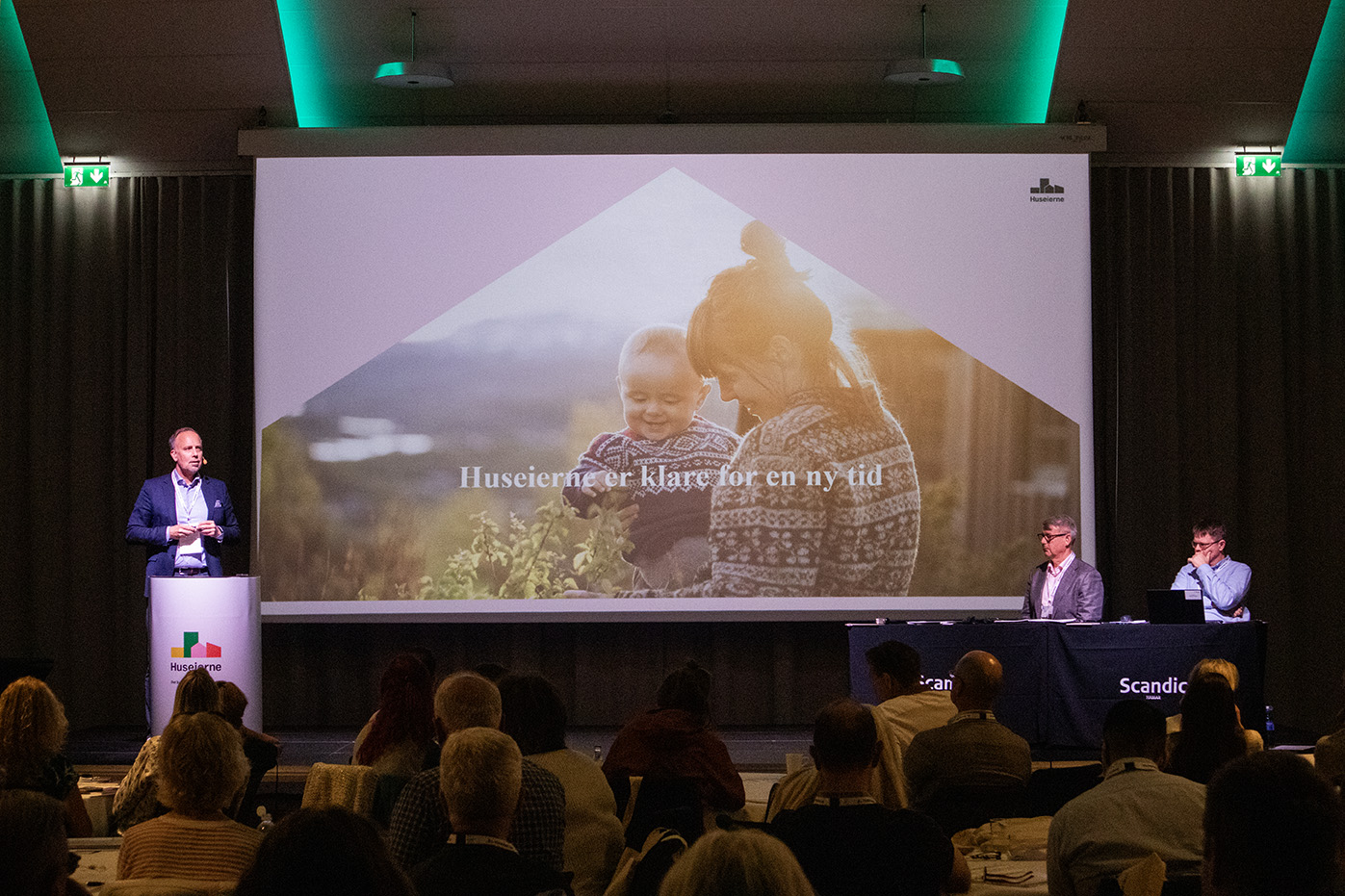 Tidligere styreleder i Huseierne Christian V. Dreyer taler