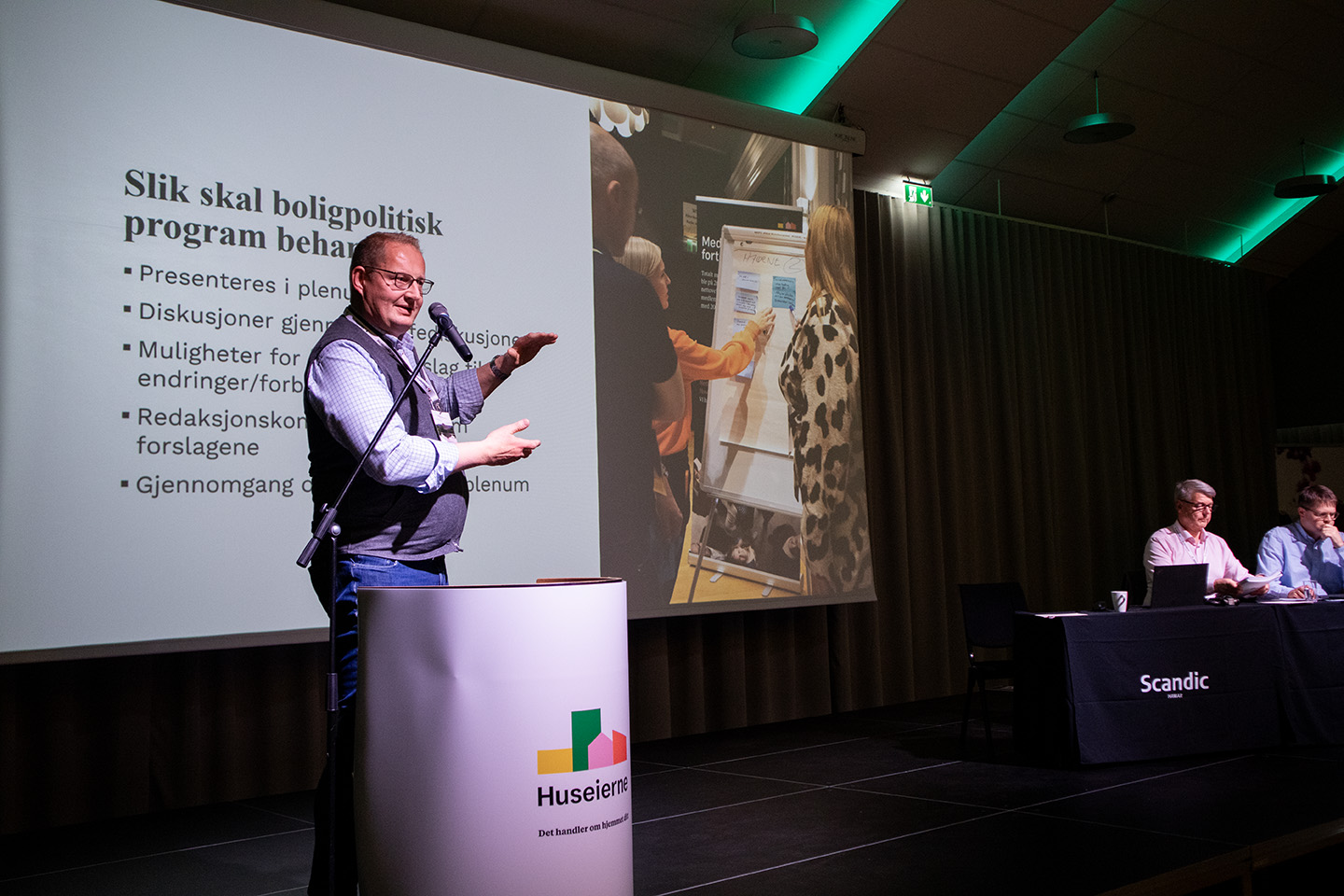 Carsten Pihl &aring;pner behandlingen av det boligpolitiske programmet for Huseierne 2025