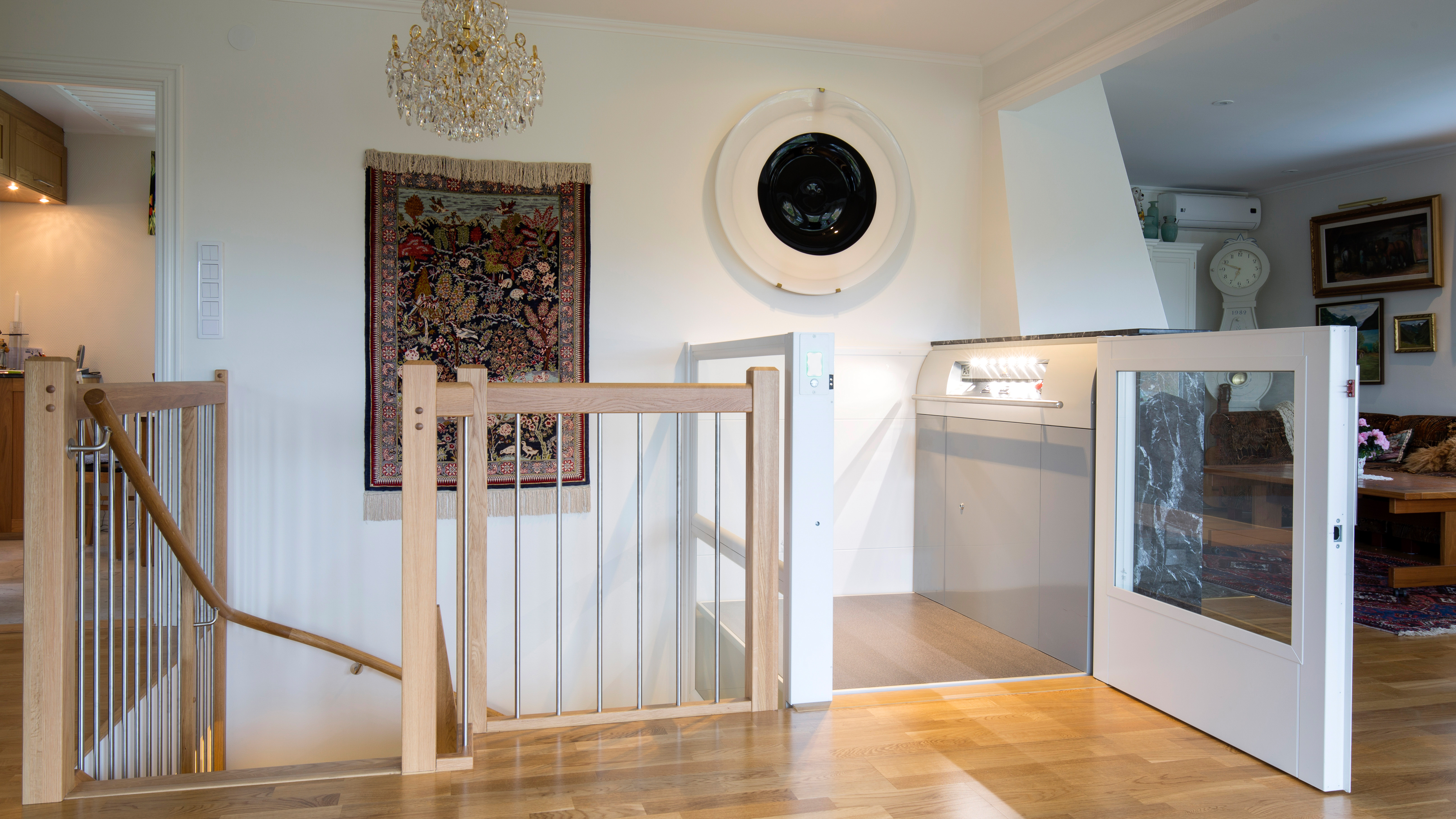 Løfteplattform i bolig.