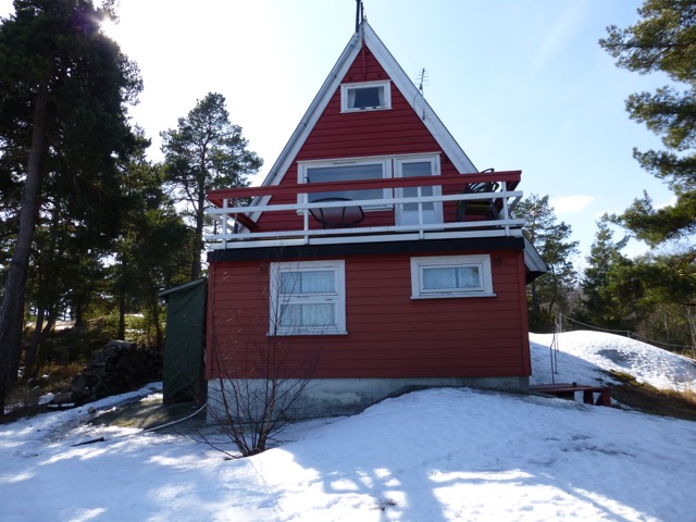 Måtte vike: Den gamle hytta var sjarmerende, men det var ikke så vanskelig å rive den. Bygget var ikke så mye verdt, mener Denise Samson