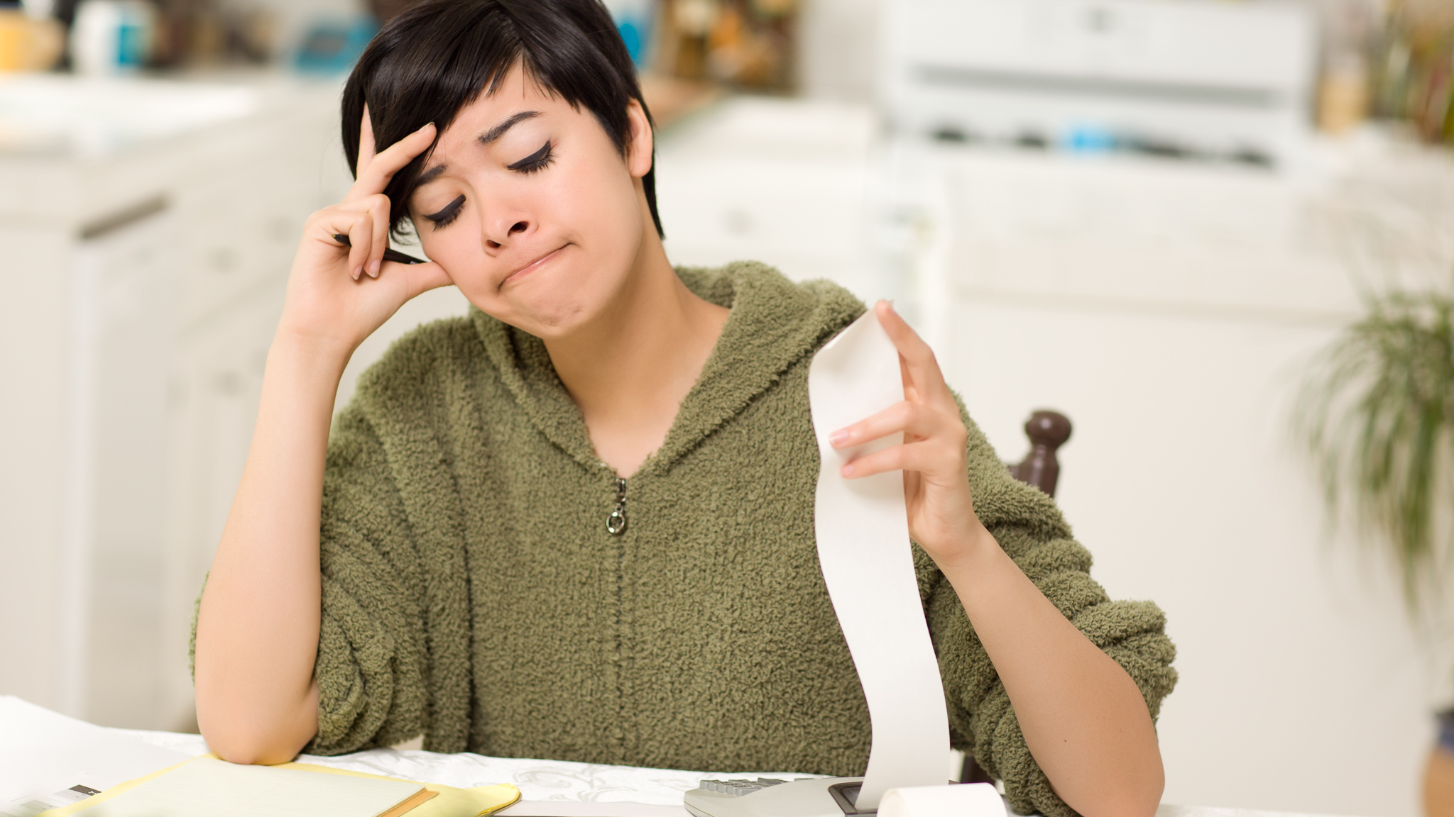 Forbruksgjeld kan raskt sette deg i en situasjon du ikke klarer å håndtere. Gjeldsveksten har i flere år vært høyere enn inntektsveksten.