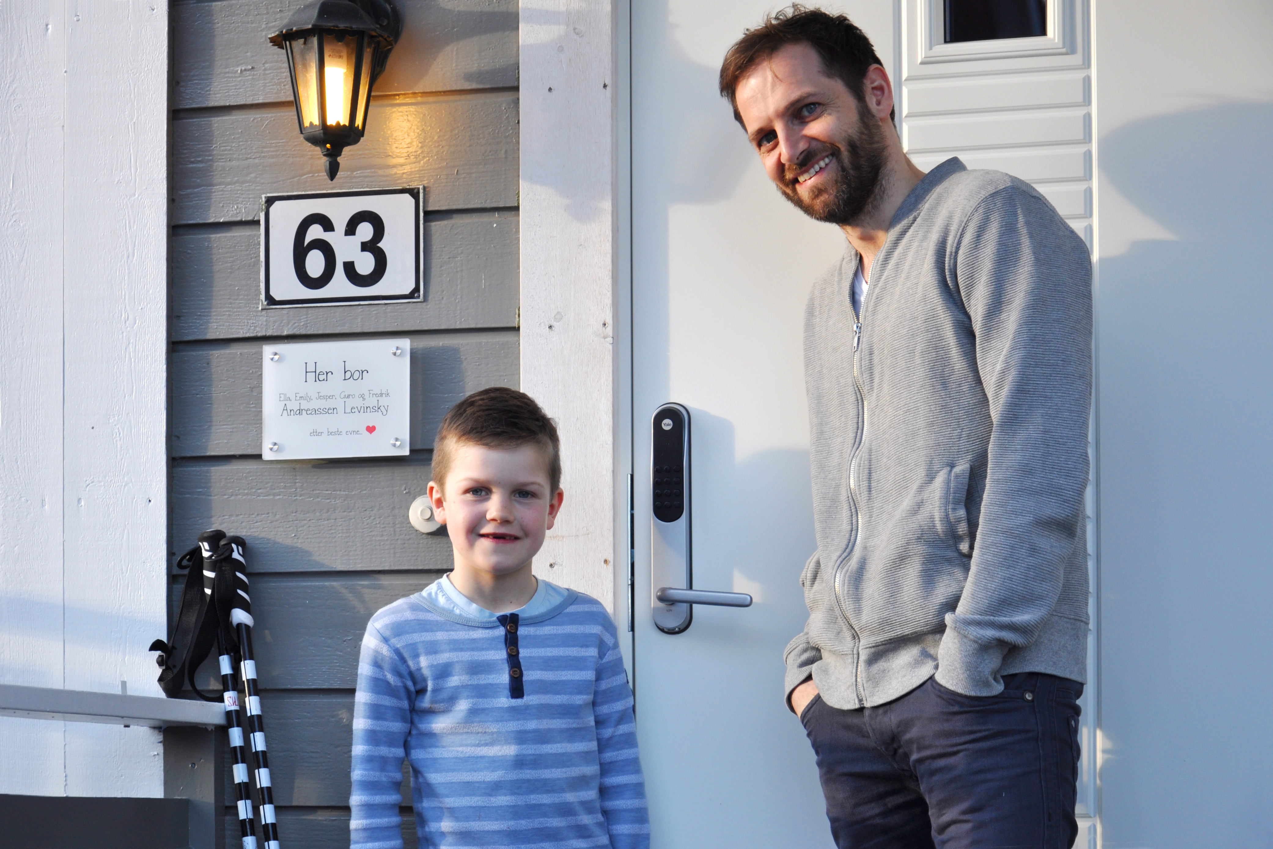 DROPPET NØKKEL: Jesper og pappa Fredrik Levinsky.