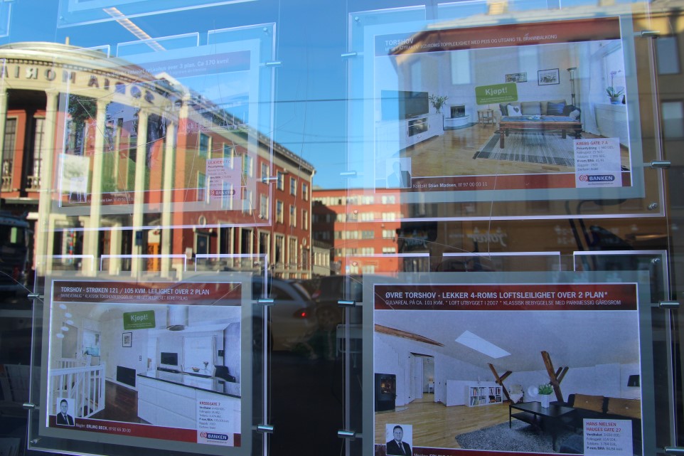LES TEKSTEN: Det er lett å la seg blende av fine bilder, men husk at det er viktig å lese all tekst også. I takst, prospekt og egenerklæring kommer det frem hvilken tilstanden boligen er i, og det er først da du vet nok om boligen til å legge inn eventuelt bud.