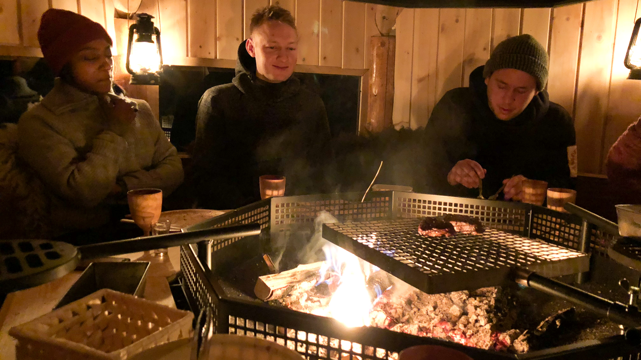 Grillhytten gjør at familie og venner kan samle seg uansett vær.