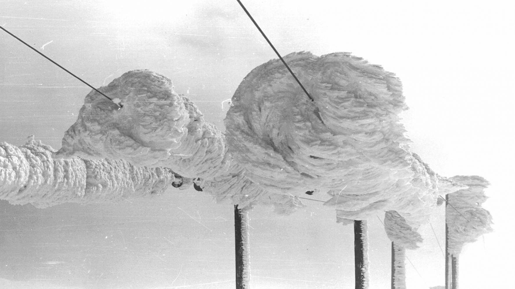 Verdensrekord: 300 kg is per meter er uoffisiell verdensrekord. Den ble satt i 1961. Foto: Olav Wist 