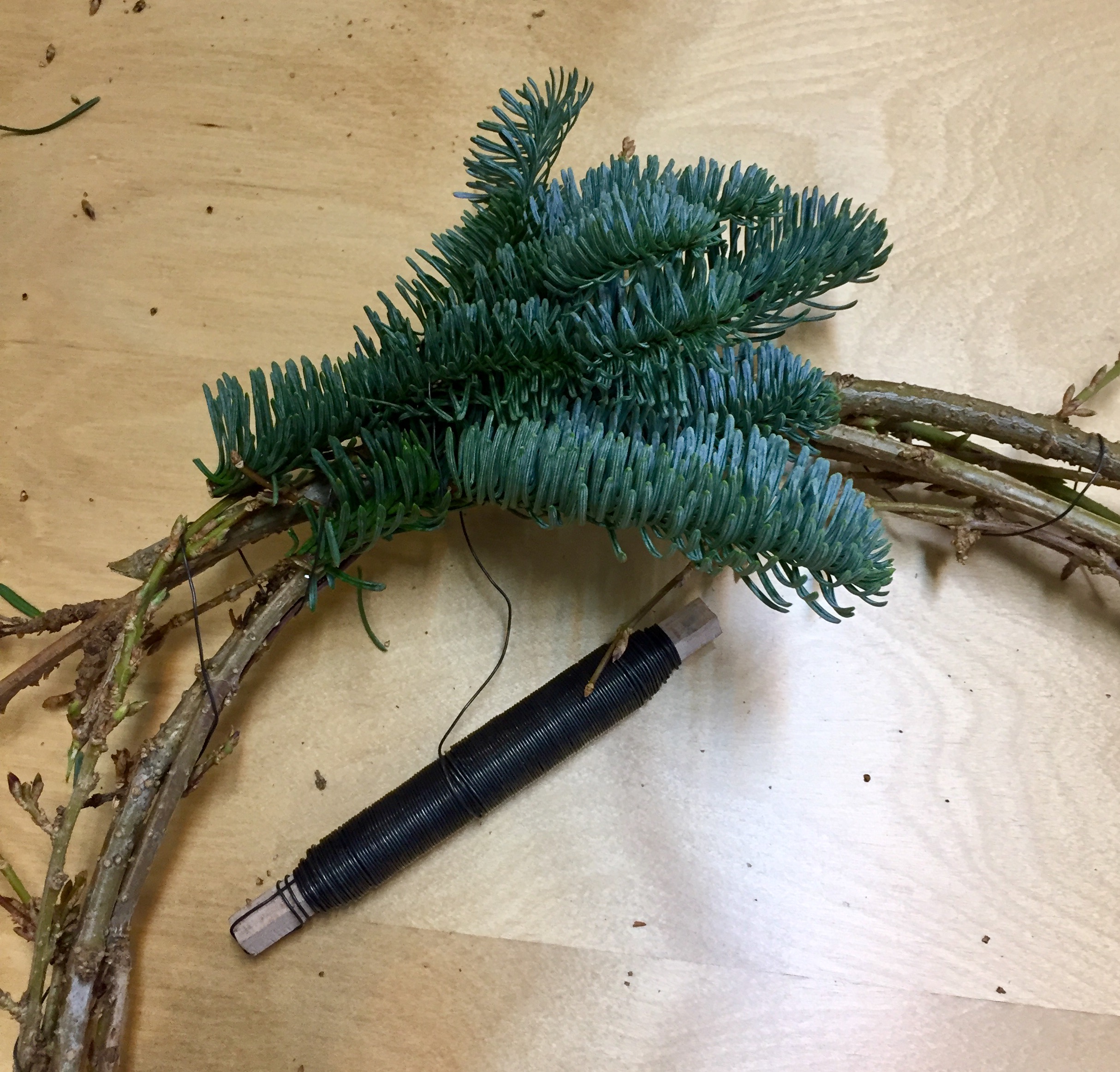 Surr bukettene fast i skjelettet.