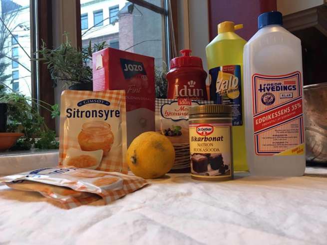 Ingrediensene til julepussen finner vi i matskapet. Ingrediensene til julepussen finner vi i matskapet.